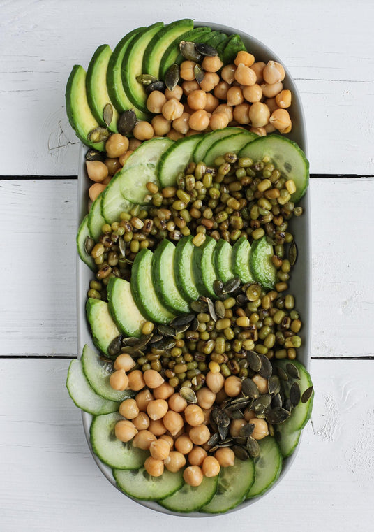 Mungósaláta tahini öntettel