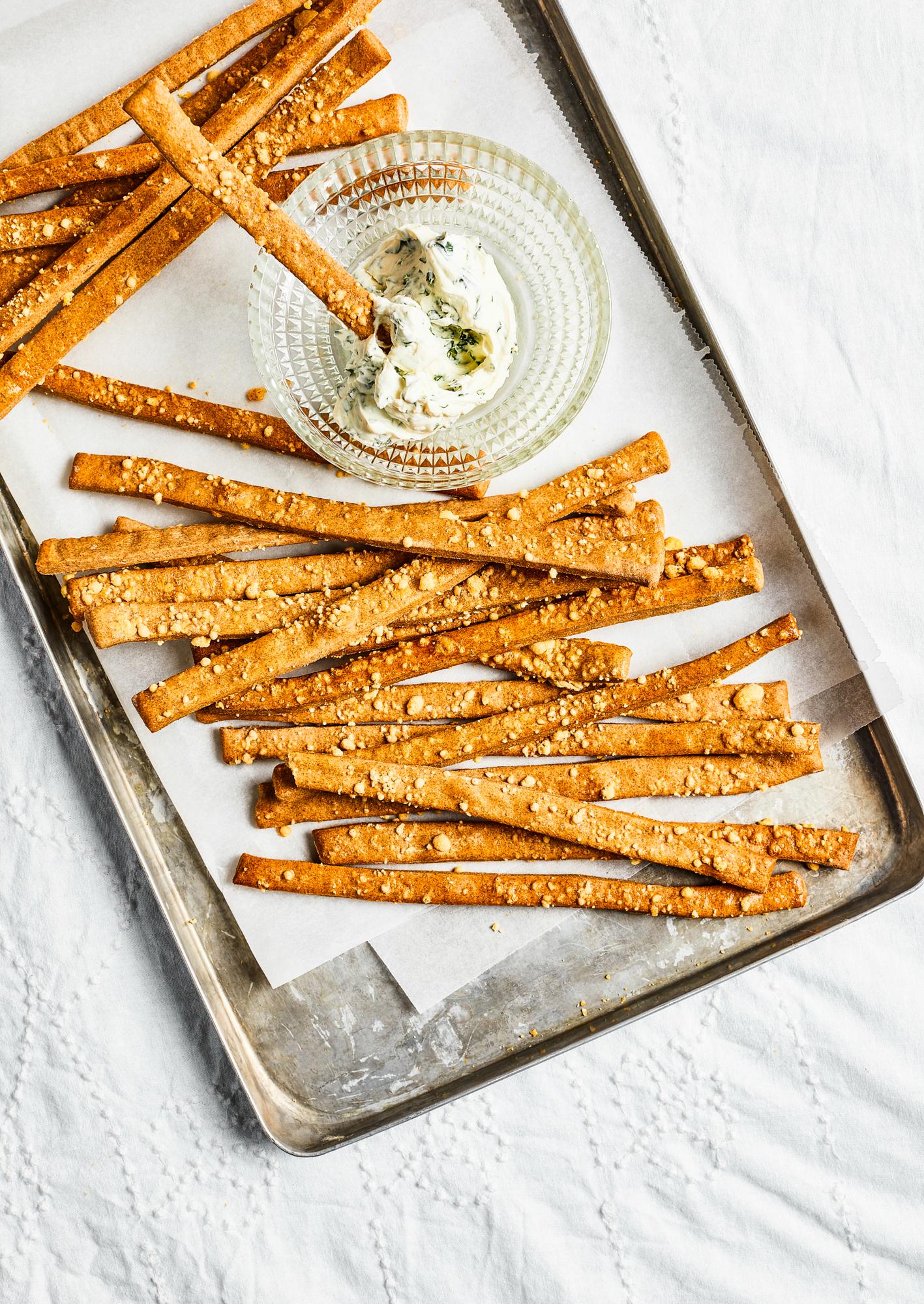 Teljes kiőrlésű rúd parmezánnal