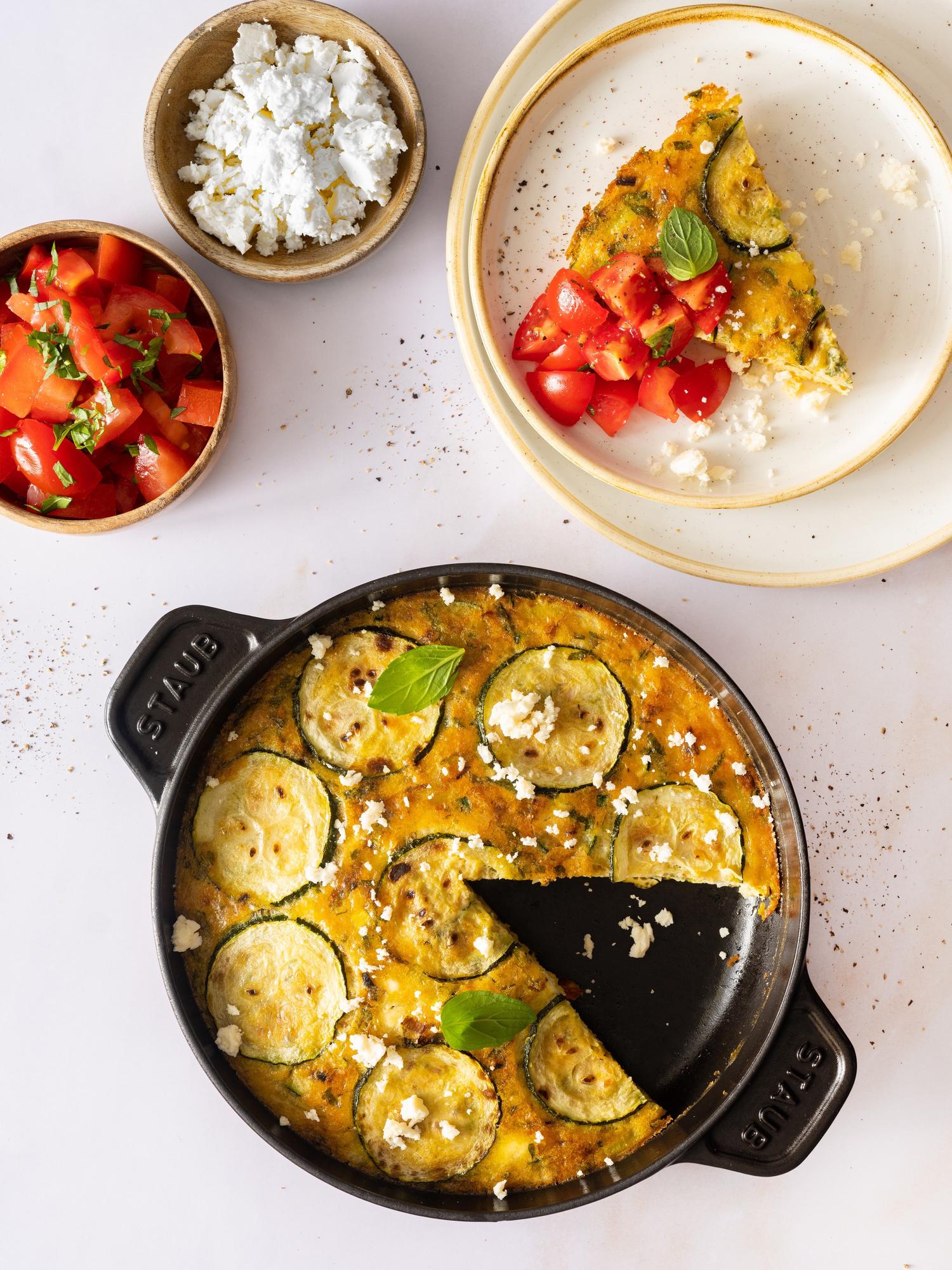 Egyiptomi omlett cukkínivel és póréhagymával