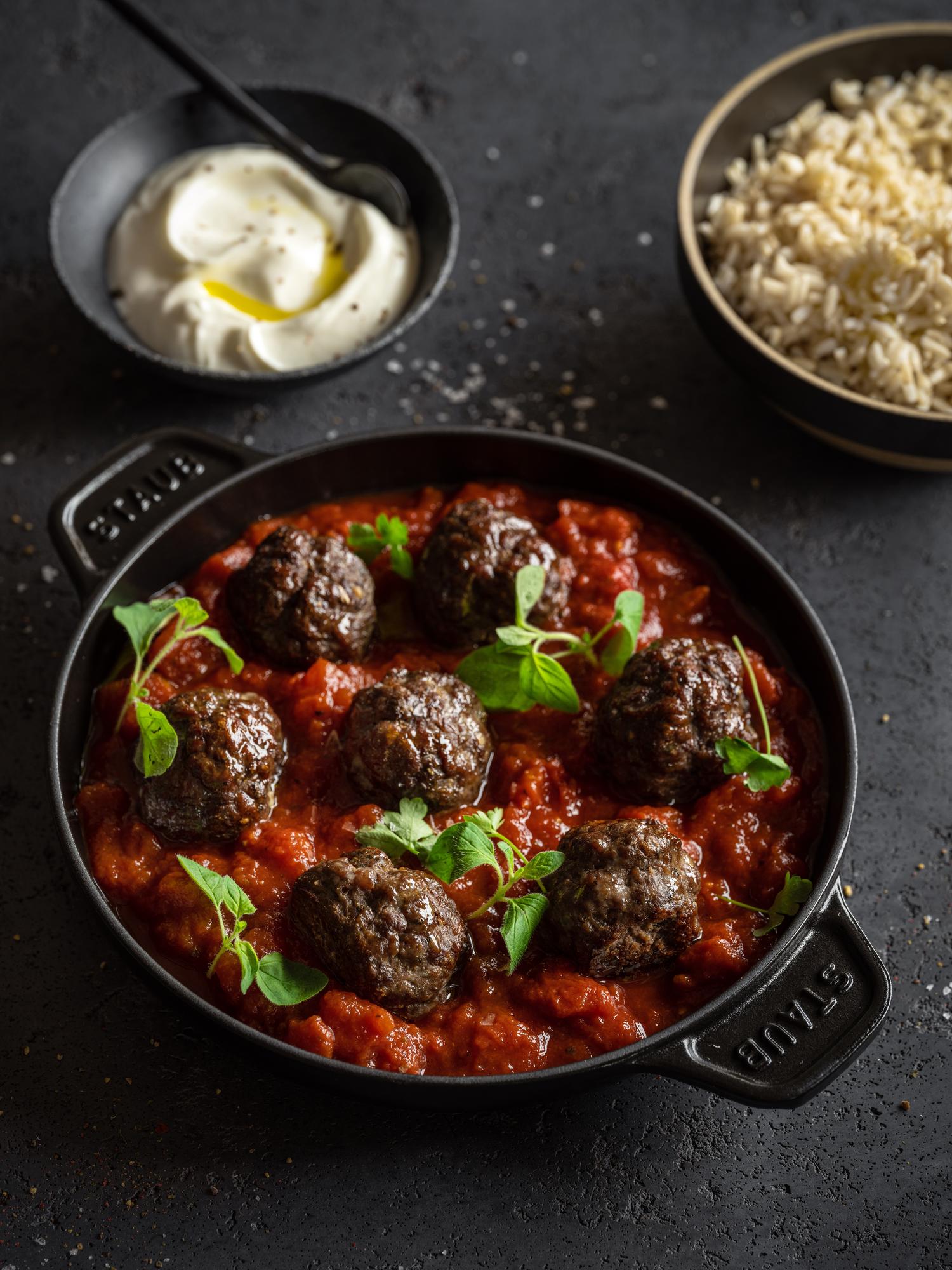 Húsgombóc paradicsomszósszal