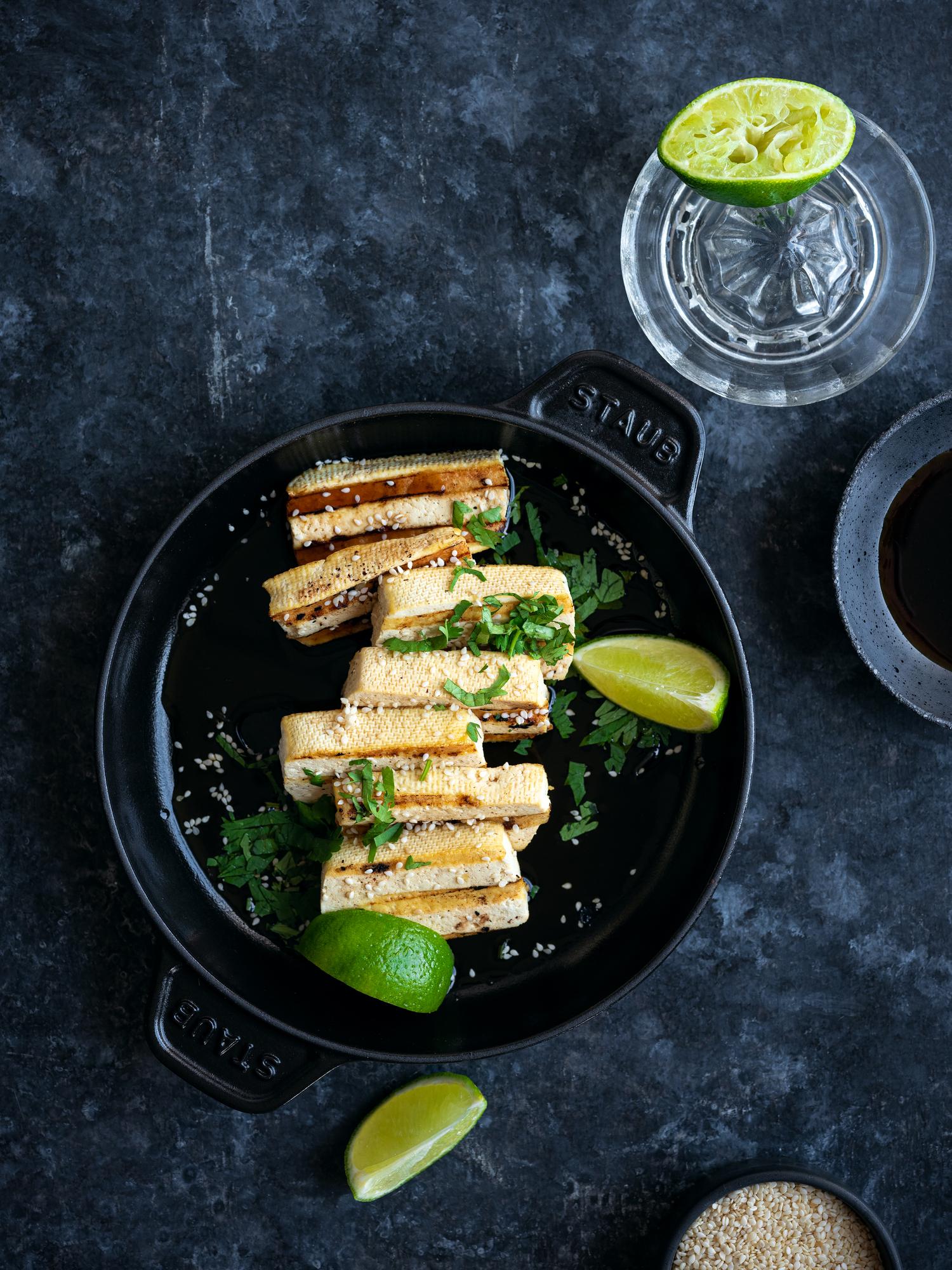 Grillezett szezámos tofu