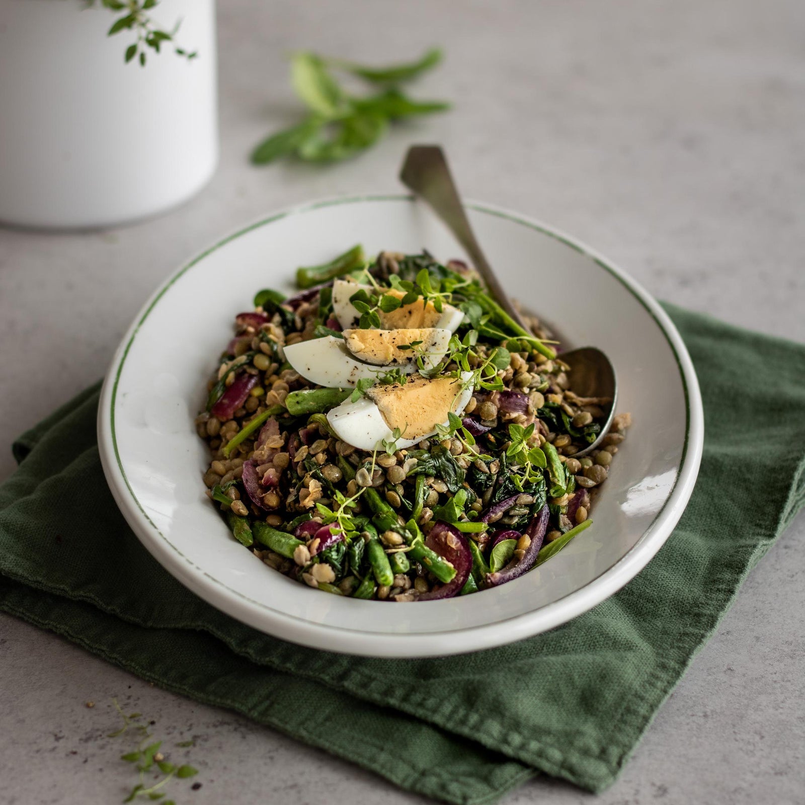 Zöldlencsesaláta tojással