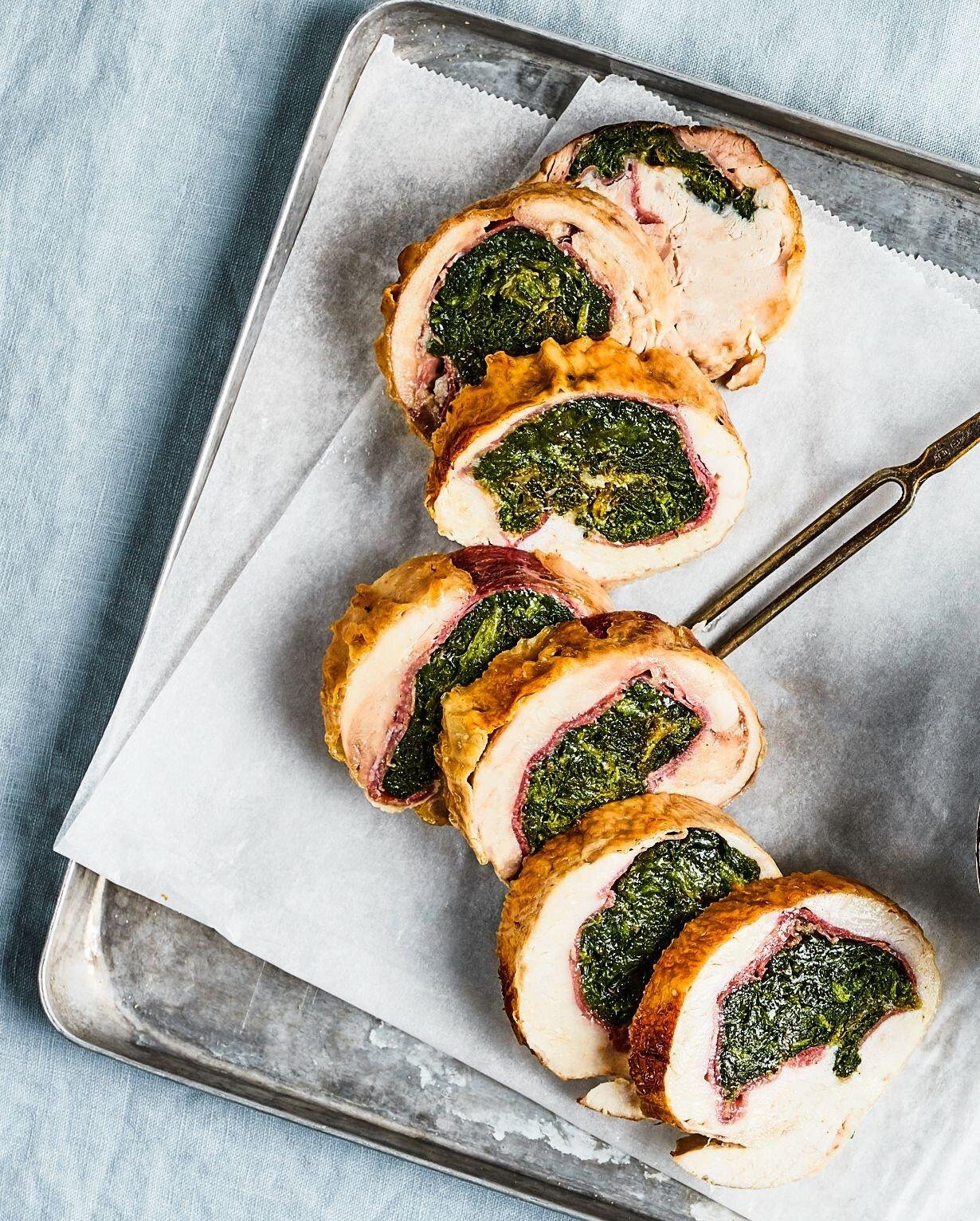 Csirketekercs szárított sonkával, parmezánnal és spenóttal