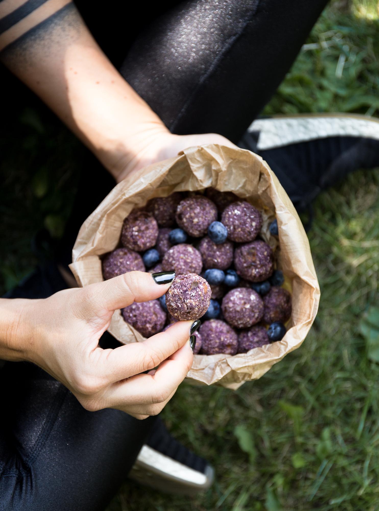 Áfonyás energiagolyók