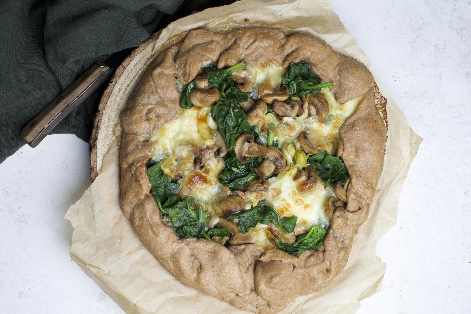 Póréhagymás, spenótos, gombás sós galette