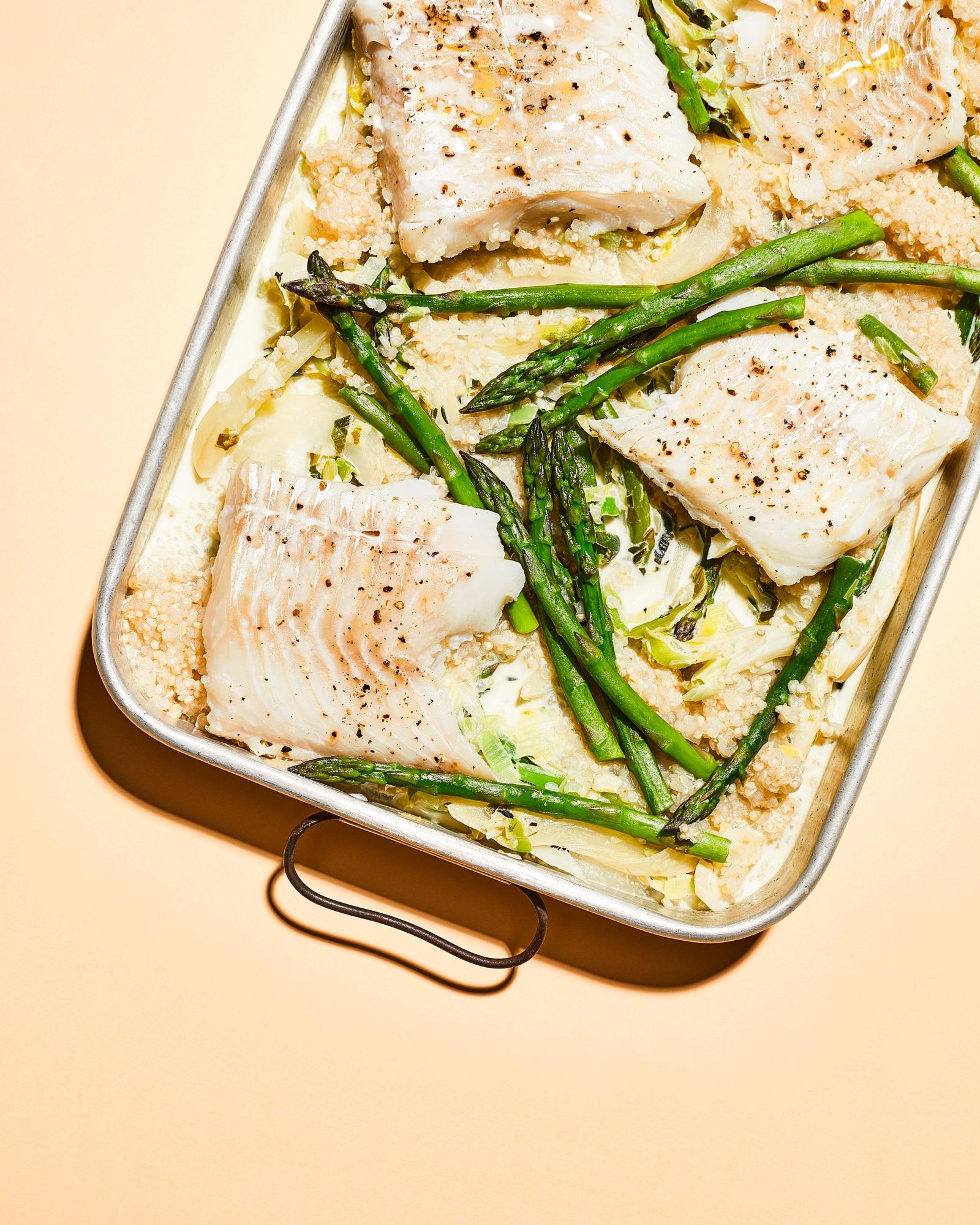 Tőkehal édeskömény, spárga és póréhagyma társaságában