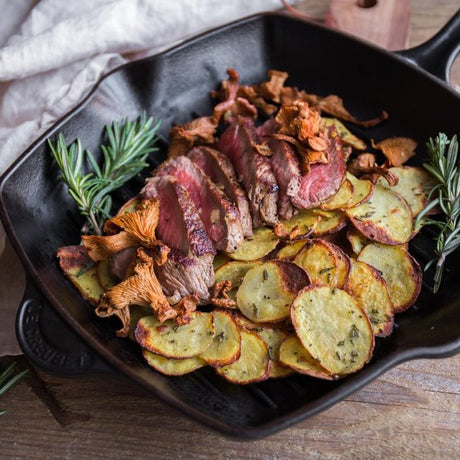 Marha steak rozmaringos burgonyával és gombával
