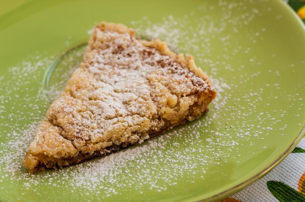 Édes kuszkusz torta szárított sárgabarackkal