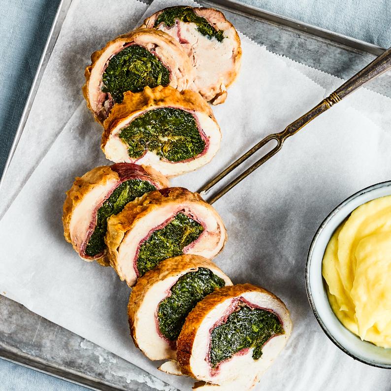Ünnepi csirketekercs szárított sonkával, parmezánnal és spenóttal