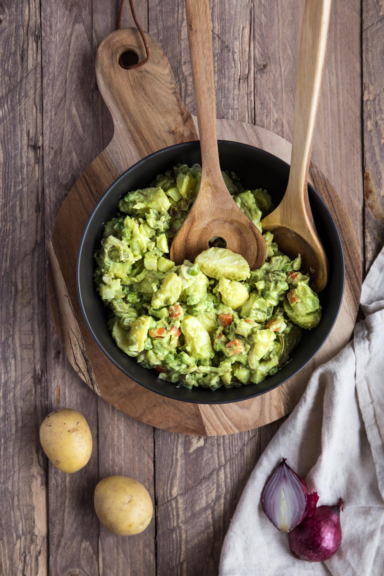 Karácsonyi saláta avokádós majonézzel