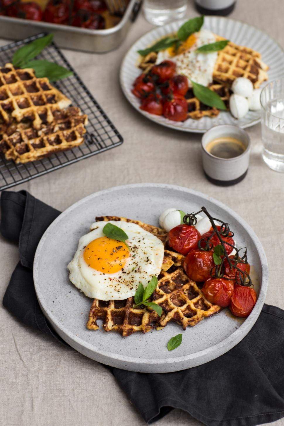 Gofritojás bazsalikommal